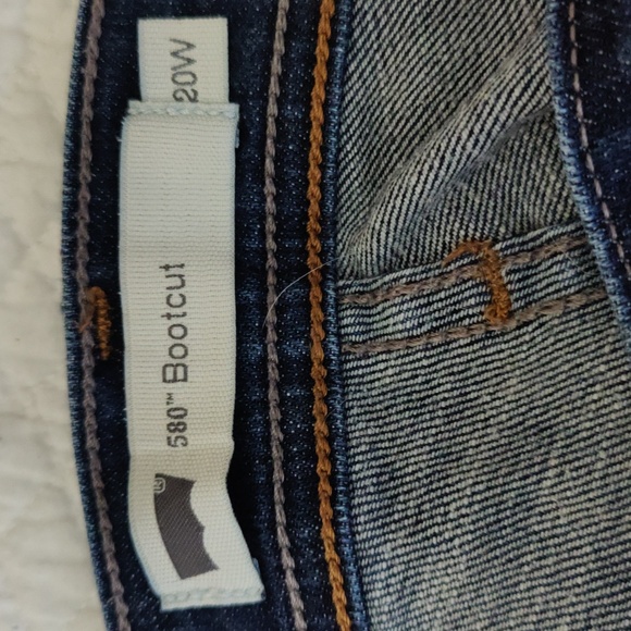 Levi's Boot Cut Jeans - Picture 4 of 9